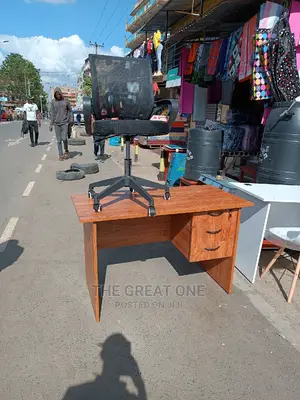 Office Desk/Chair 4500