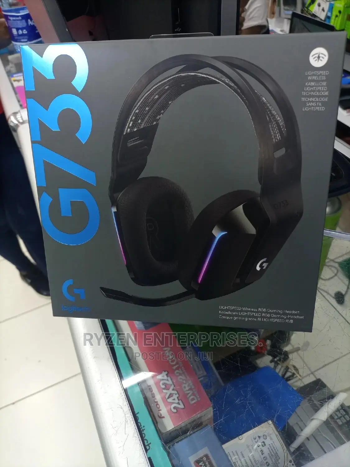 Logitech G733