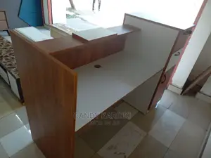 Modern and Spacious 1.6m Reception Desk