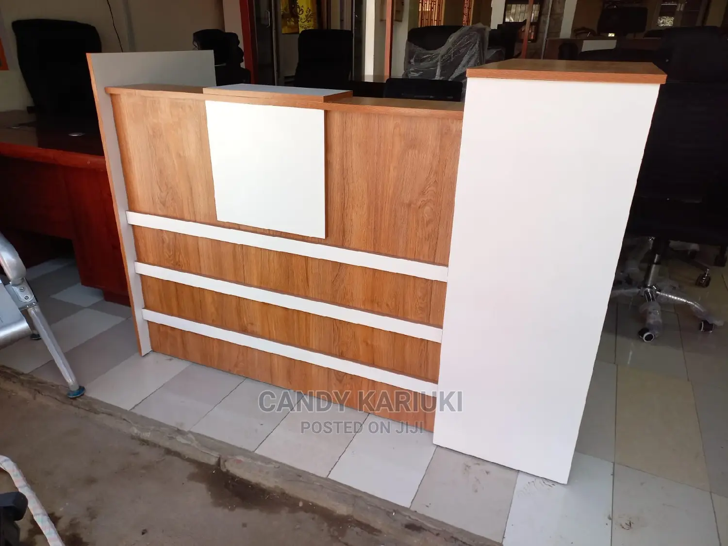 Modern and Spacious 1.6m Reception Desk