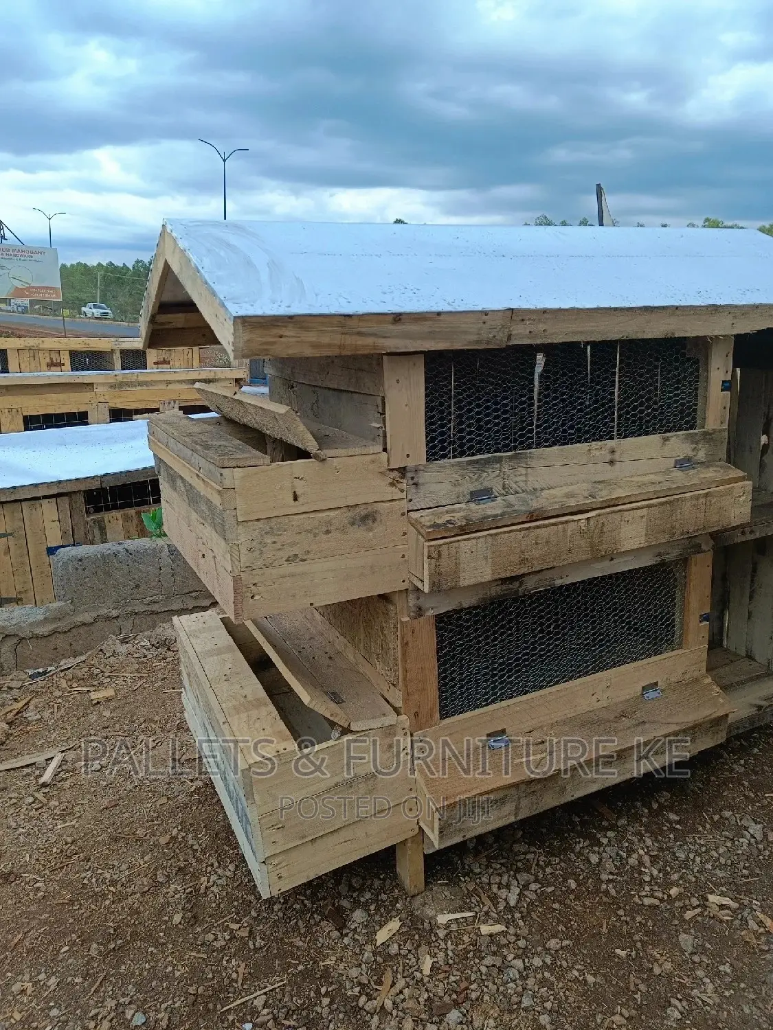 Chicken Cage Feeder