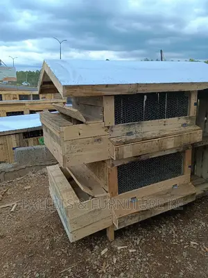 Chicken Cage Feeder