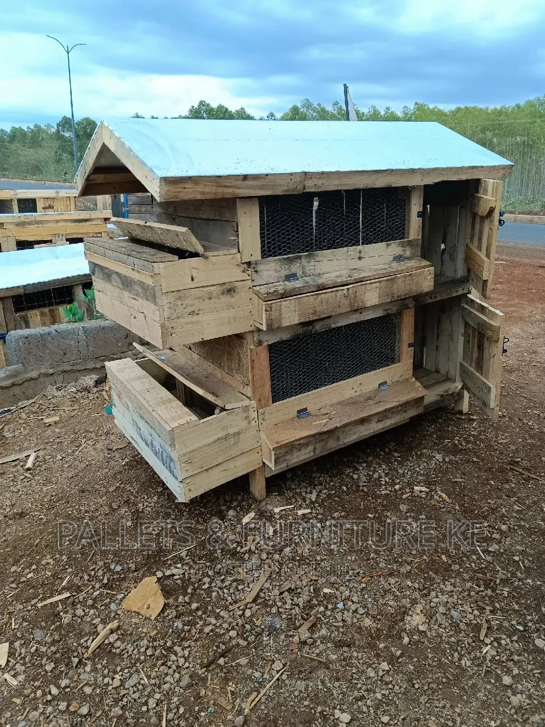 Chicken Cage Feeder