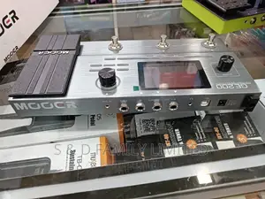 MOOER GE200 Amp Modelling Multi Effects Pedal