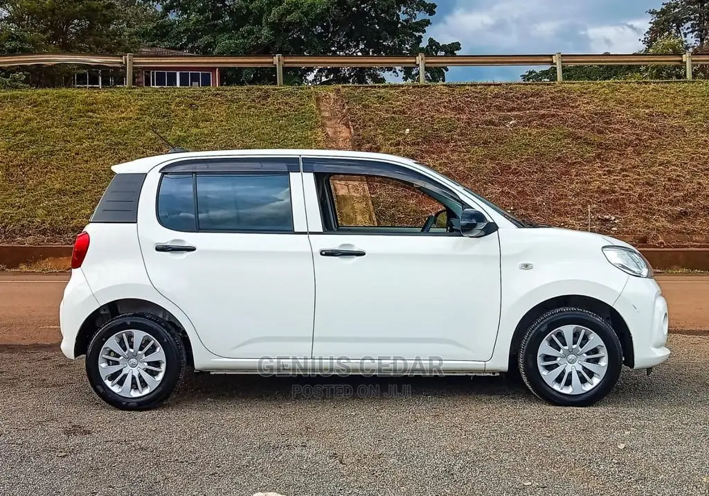 Toyota Passo 2017 White