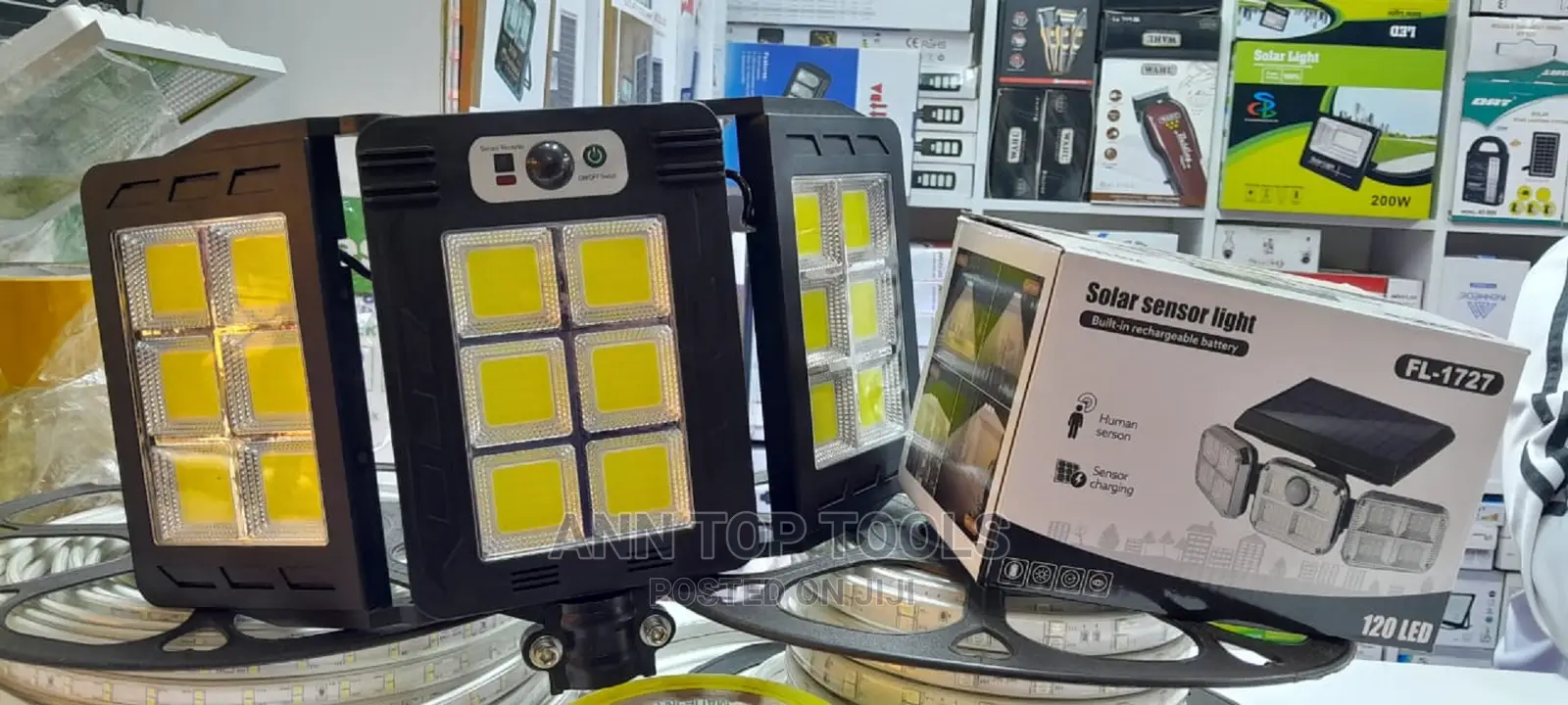 Solar Sensor Streetlight With 3bulb