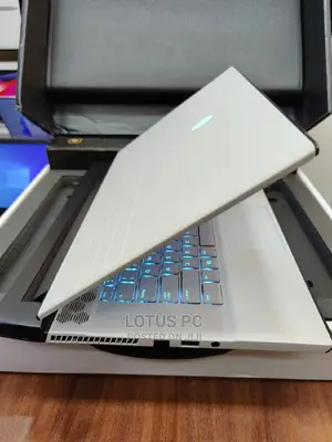New Laptop Dell Alienware 15 R3 16GB Intel Core I7 SSD 512GB