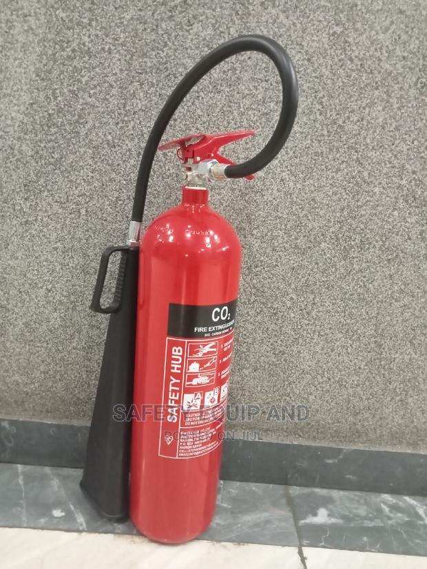 Carbon Fire Extinguishers - 2kgs And 5kgs - thumbnail 2