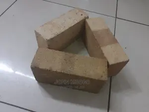 Fire Bricks/Refractory Bricks / Oven Bricks .