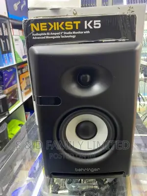 Behringer NEKKST Studio Monitor