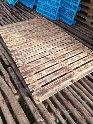 Standard Pallet Bed 4 by 6 - Blazed Wood Pallets