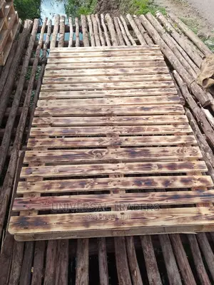 Bed - Pallet Bed 4*6 Bed - Pallet Bed With Blazed Patterns