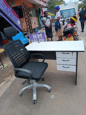 Office Desk / Chair