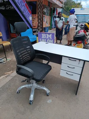 Office Chair/Office Desk