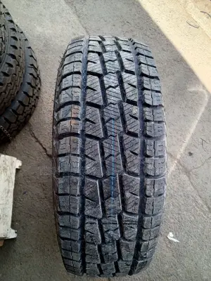 265/65r17 Vantage Tire
