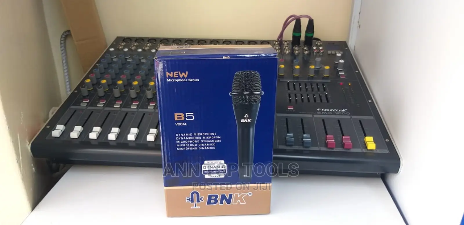 BNK B5 Wireless Microphone