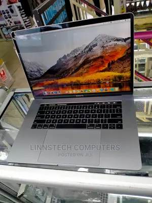 Laptop Apple MacBook Pro 2017 16GB Intel Core I7 SSD 1T
