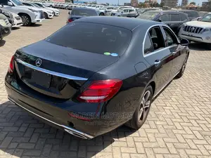 Mercedes-Benz E200 2017 Black