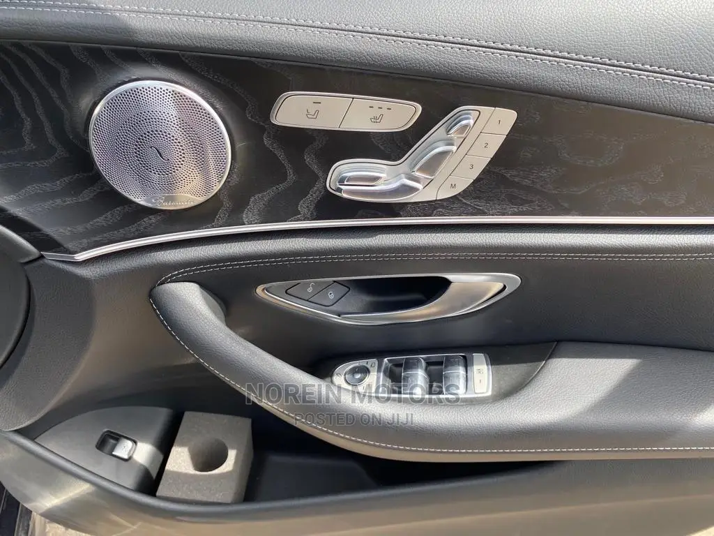 Mercedes-Benz E200 2017 Blue