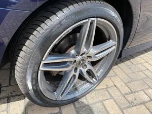 Mercedes-Benz E200 2017 Blue