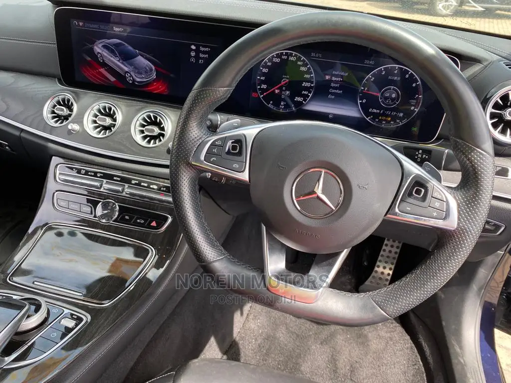 Mercedes-Benz E200 2017 Blue