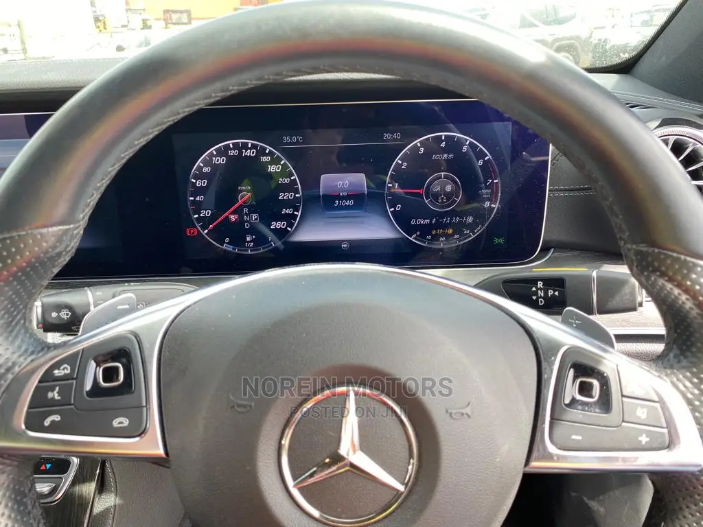 Mercedes-Benz E200 2017 Blue