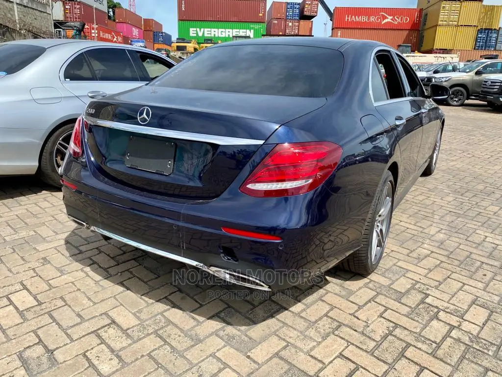 Mercedes-Benz E200 2017 Blue