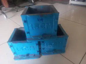Heavy Duty Cast Iron Cube Moulds. 15cm