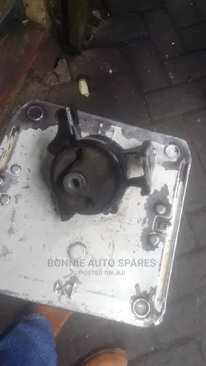 Honda ARIA/Fit Gearbox Mounting
