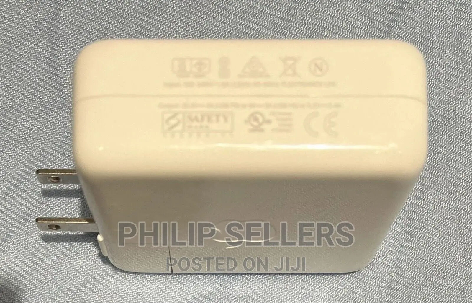 Apple 61W USB-C Power Adapter A1718