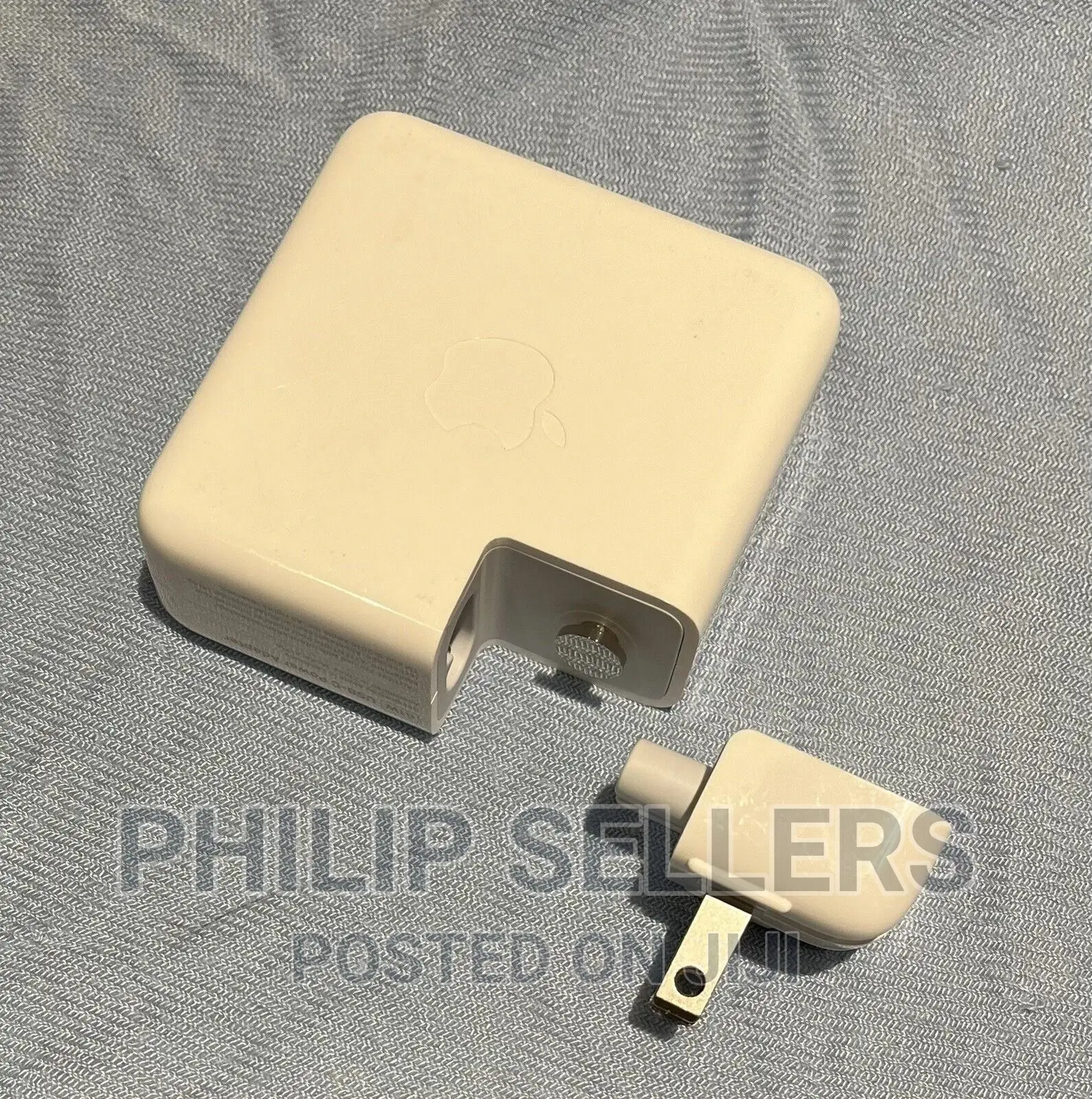 Apple 61W USB-C Power Adapter A1718