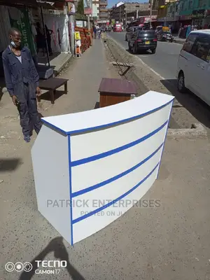 Curved Morden Reception Desk 1.4 Mtrs
