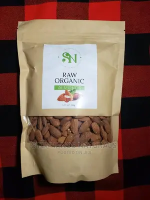 Raw and Roasted Almonds