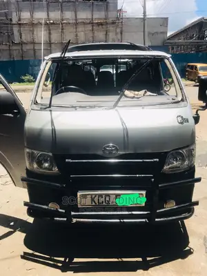 Toyota Hiace 7l Windscreen