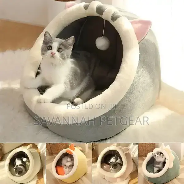 Romeow Lounger Covered Cat Bed With Removable Cushion.