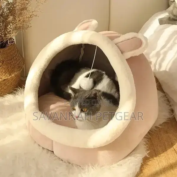 Romeow Lounger Covered Cat Bed With Removable Cushion.