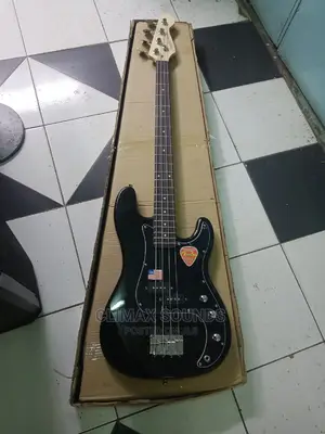 Bass Guitar Fender 4 Strings