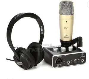 Behringer U-Phoria Studio Recording/Podcasting Bundle