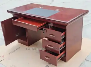 Executive Office Desk 1.4 MTRS