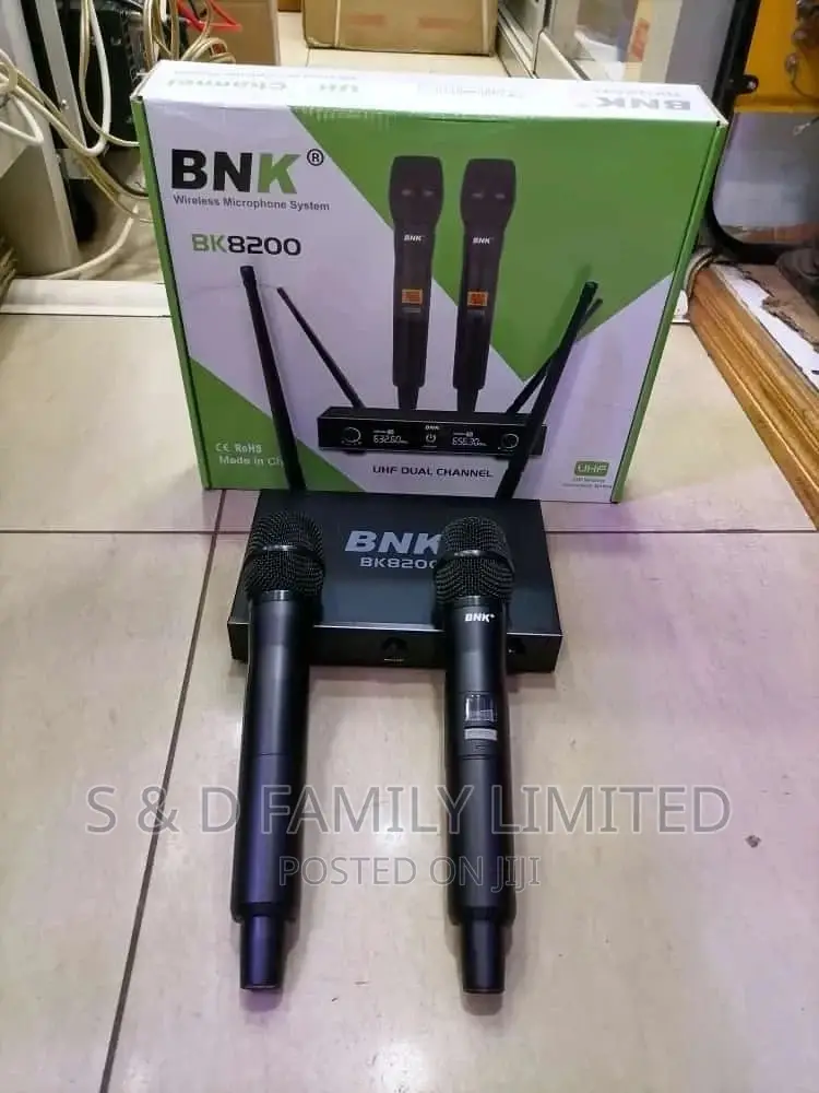 BNK UHF Wireless Microphone 8200