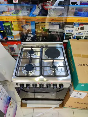 60*60 Hisense Standing Cooker 3+1 With Electric Oven
