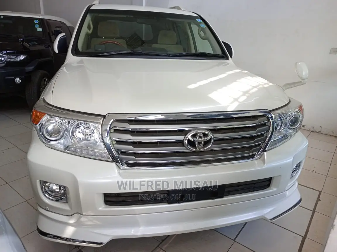 Toyota Land Cruiser 2015 White