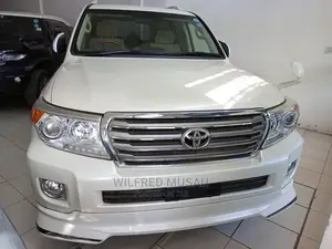 Toyota Land Cruiser 2015 White