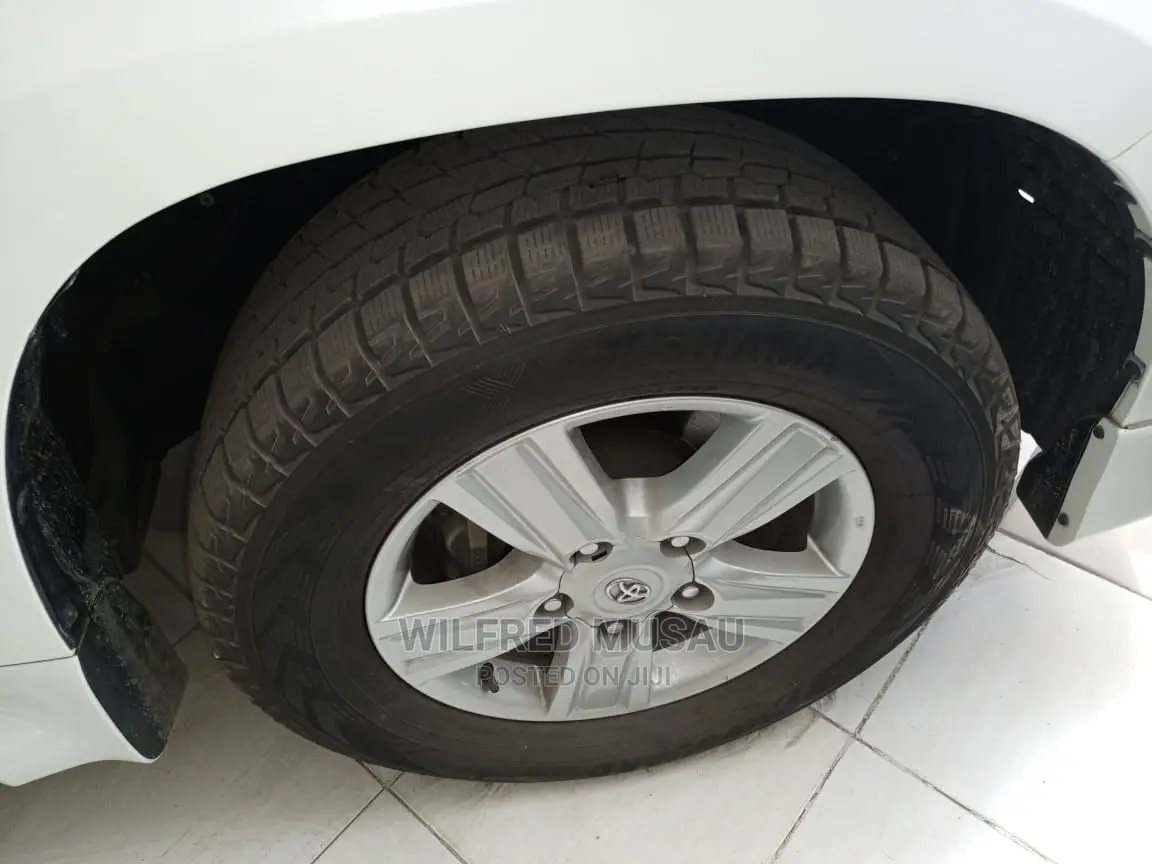 Toyota Land Cruiser 2015 White