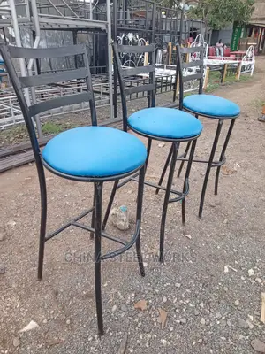 Sinataabu. Chairs
