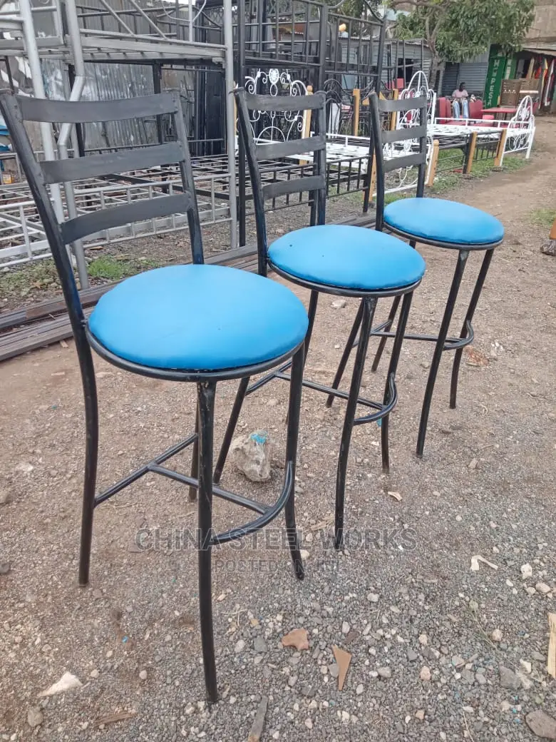 Sinataabu. Chairs