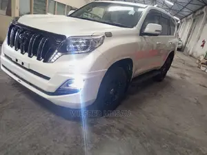 Toyota Land Cruiser Prado 2015 White