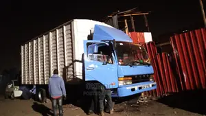 Mitsubishi Fuso Fighter 2005 Blue