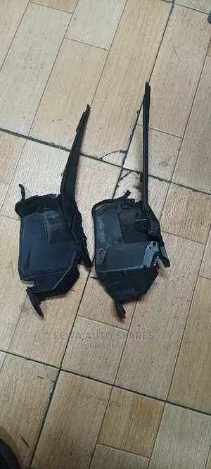 Windscreen Finishers Toyota Spade