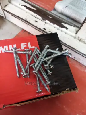 Self Tapping Screws 11/2"By 8 (200)Pieces